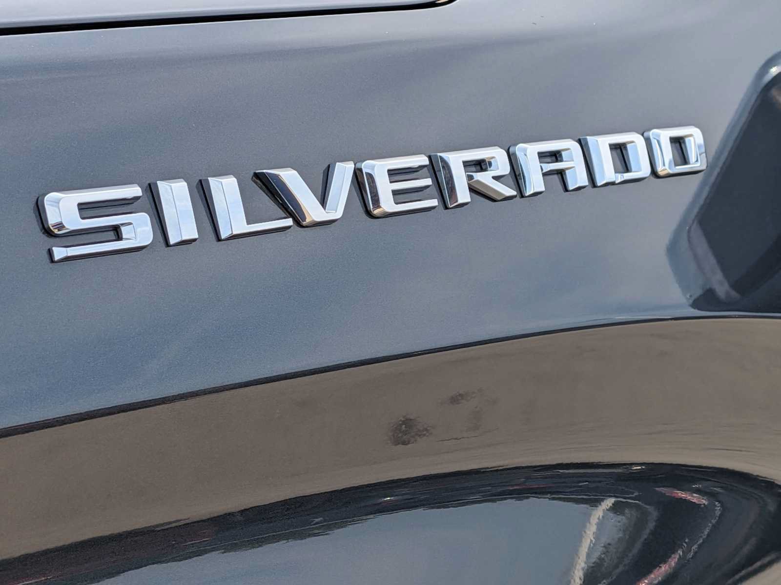 Used 2020 Chevrolet Silverado 1500 LTZ w/ LTZ Plus Package AWD/4WD image 11