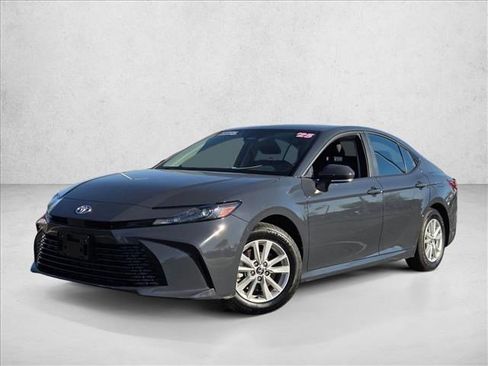 Used 2025 Toyota Camry LE image 1
