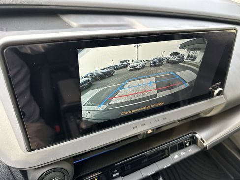 Used 2025 Toyota Prius image 19