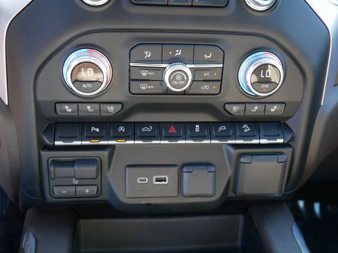Used 2019 GMC Sierra 1500 SLT w/ SLT Premium Package AWD/4WD image 20