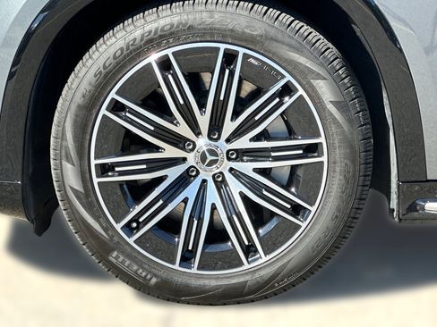 Certified 2023 Mercedes-Benz EQS 580 4MATIC SUV image 11
