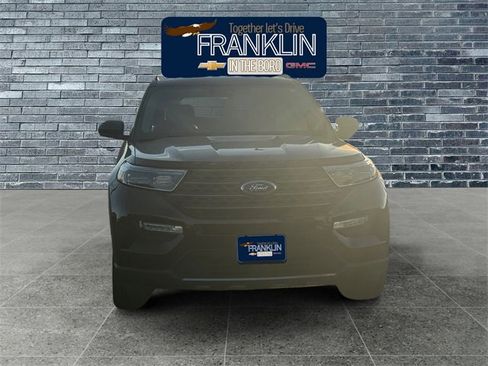 Used 2022 Ford Explorer XLT w/ Equipment Group 202A image 8