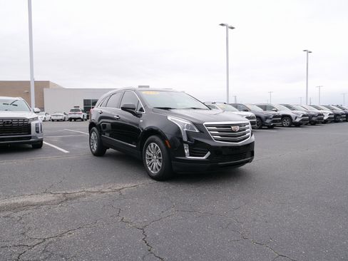 Used 2018 Cadillac XT5 Luxury w/ Driver Awareness Package image 10