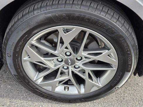 Used 2022 Genesis GV70 2.5T w/ Advanced Package AWD/4WD image 9