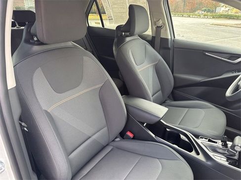 Certified 2025 Kia Niro LX image 17