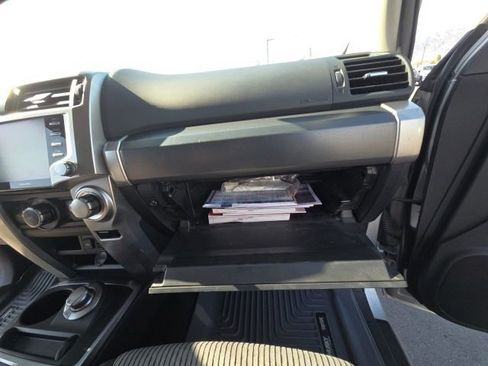 Used 2022 Toyota 4Runner SR5 AWD/4WD image 23
