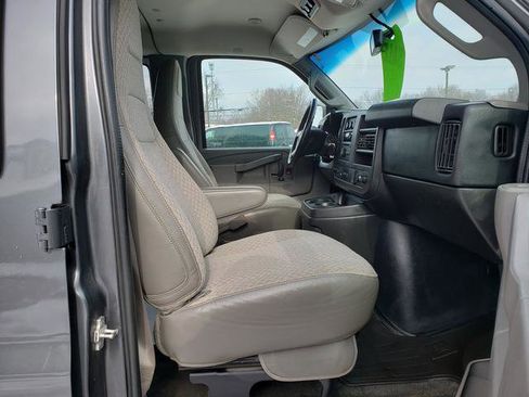 Used 2016 Chevrolet Express 3500 LT w/ LT Preferred Equipment Group image 17