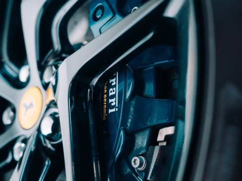 Used 2019 Ferrari 812 Superfast image 26