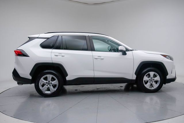 Used 2019 Toyota RAV4 XLE w/ Carpet Mat Package AWD/4WD image 6
