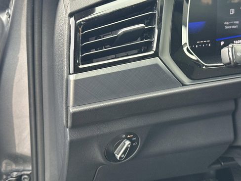 Certified 2024 Volkswagen Jetta SE w/ Panoramic Sunroof Package image 24