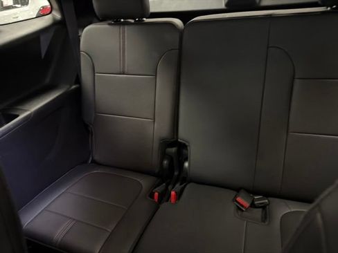 Used 2023 Chevrolet Traverse RS w/ LPO, Floor Liner Package FWD image 15