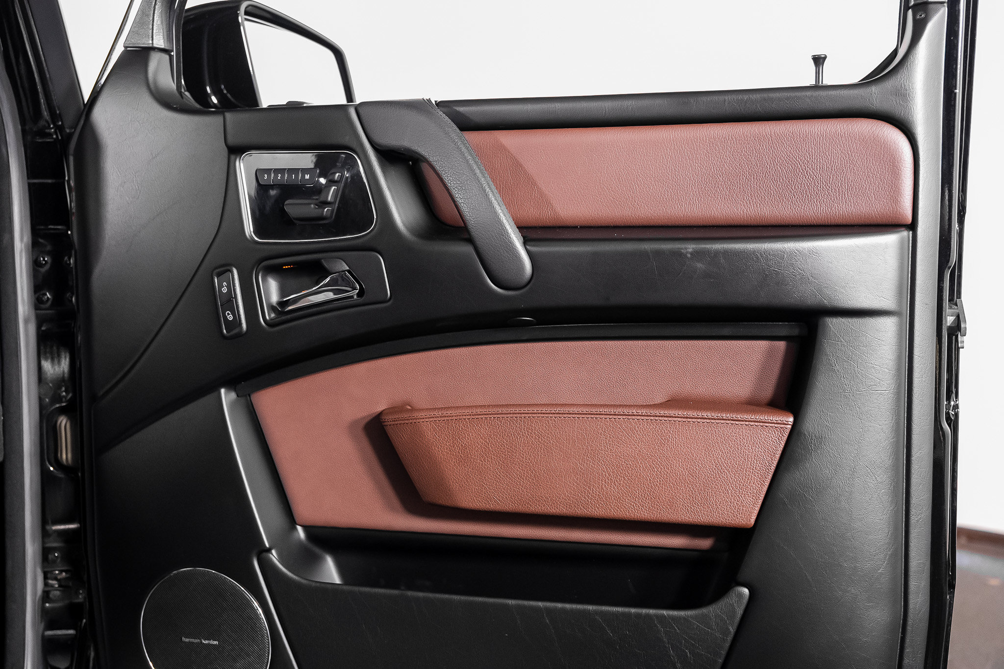Used 2017 Mercedes-Benz G 550 image 59