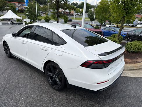 Used 2025 Honda Accord Sport image 9