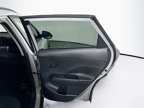 Used 2025 Hyundai Kona SEL image 28