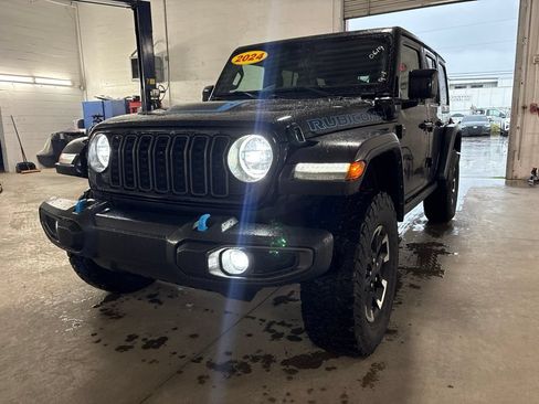 Used 2024 Jeep Wrangler Unlimited Rubicon 4xe AWD/4WD image 7