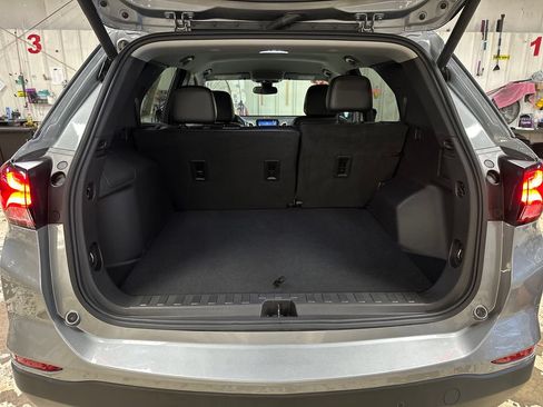 Used 2024 Chevrolet Equinox Premier AWD/4WD image 22