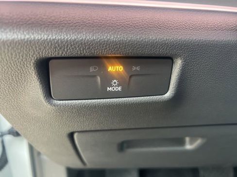 New 2026 Volkswagen Tiguan SE image 13