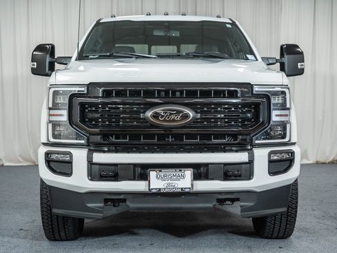 Certified 2022 Ford F250 Lariat w/ Black Appearance Package image 2