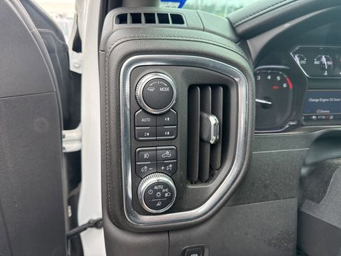 Used 2021 GMC Sierra 1500 SLT AWD/4WD image 16