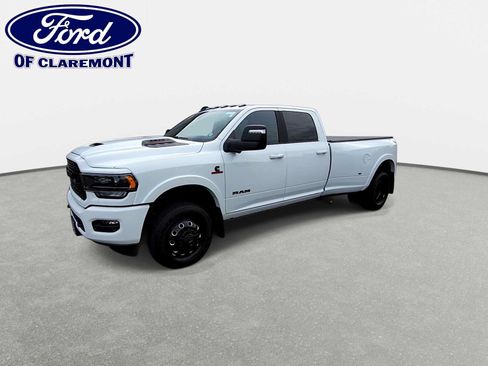 Used 2024 RAM 3500 Limited w/ Night Edition AWD/4WD image 4