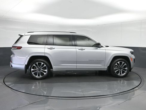 Used 2021 Jeep Grand Cherokee L Overland w/ MOPAR Finishing Package AWD/4WD image 8