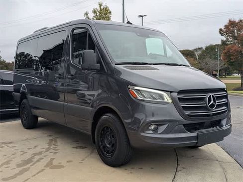 Used 2021 Mercedes-Benz Sprinter 2500 image 2