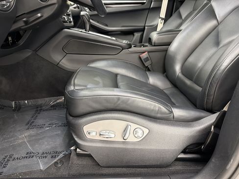 Certified 2023 Porsche Macan Turbo AWD/4WD image 14