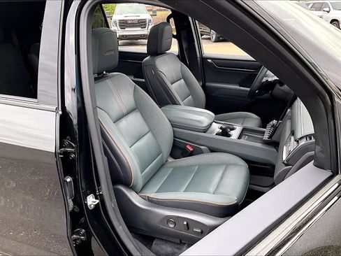 Used 2024 GMC Acadia AT4 w/ Super Cruise Package AWD/4WD image 7