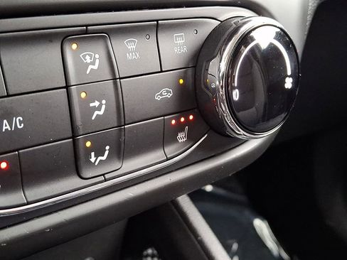 Used 2023 Chevrolet TrailBlazer LT image 24