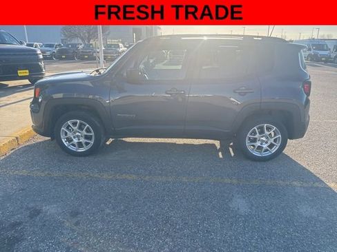 Used 2022 Jeep Renegade Latitude w/ Convenience Group AWD/4WD image 16