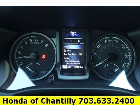 Used 2023 Toyota Tacoma TRD Off-Road image 9