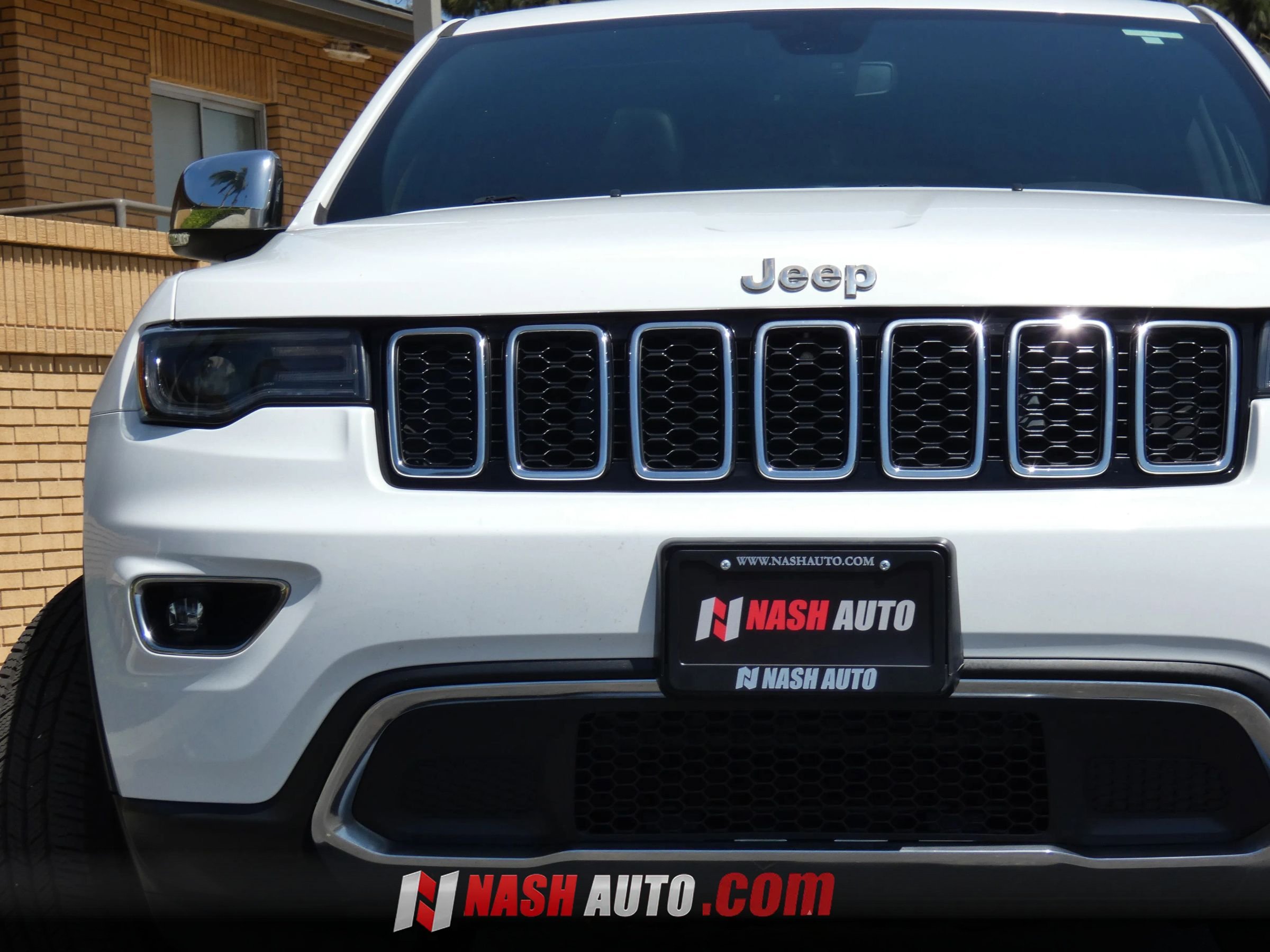 Used 2019 Jeep Grand Cherokee Limited w/ Luxury Group II AWD/4WD image 18