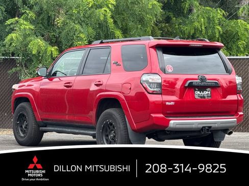 Used 2021 Toyota 4Runner TRD Off-Road Premium w/ Moonroof Package AWD/4WD image 9