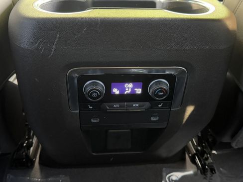 Used 2023 Chevrolet Tahoe Z71 w/ Luxury Package image 28