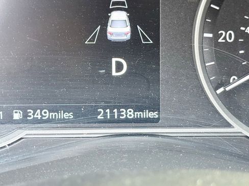 Used 2025 Nissan Versa SV image 16