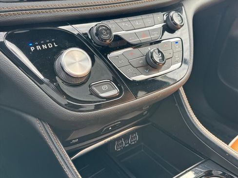 Used 2022 Chrysler Pacifica Pinnacle image 21