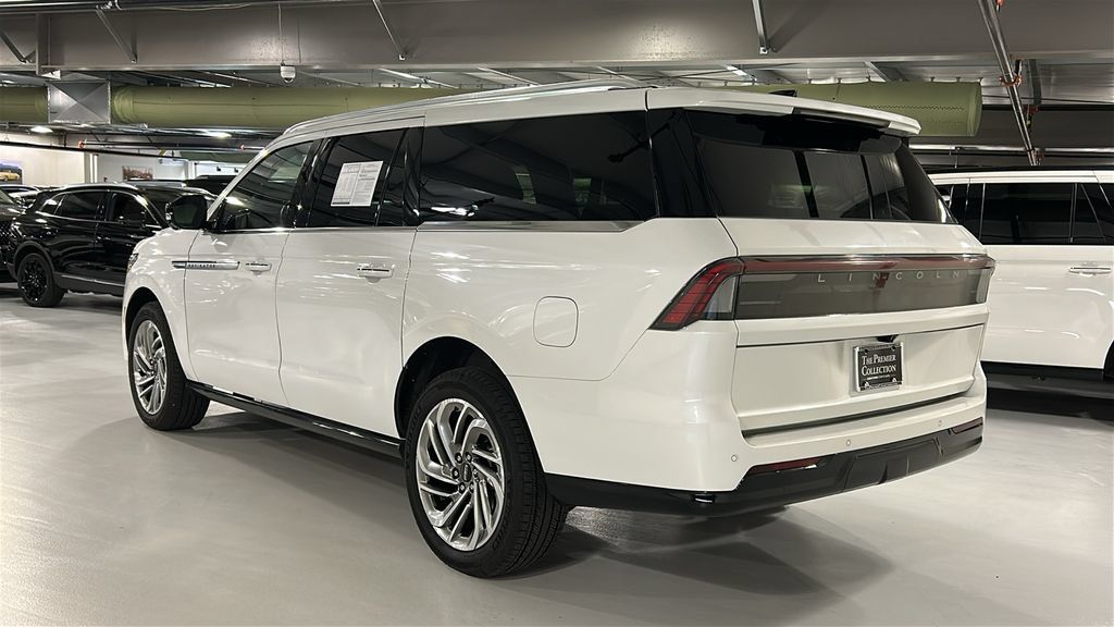 Used 2026 Lincoln Navigator L Reserve AWD/4WD image 6