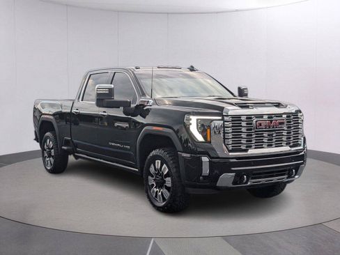 Used 2025 GMC Sierra 2500 Denali w/ Denali Reserve Package AWD/4WD image 9