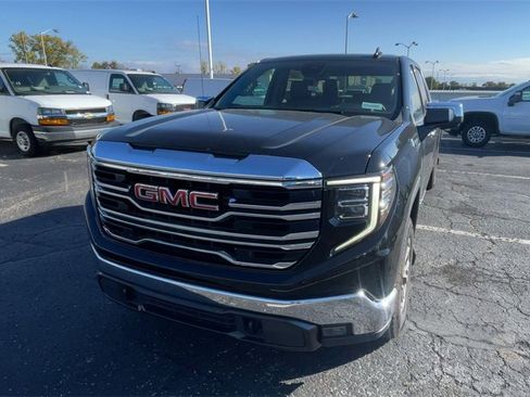 Used 2022 GMC Sierra 1500 SLT w/ Max Trailering Package image 5