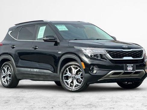 Used 2021 Kia Seltos EX image 2