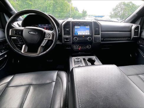Used 2018 Ford Expedition Max XLT w/ Equipment Group 202A AWD/4WD image 22
