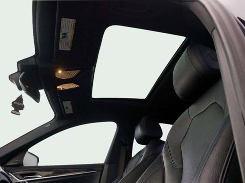Used 2018 BMW 530e RWD image 18