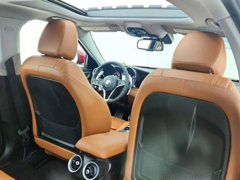 Used 2017 Alfa Romeo Giulia Ti w/ TI 19" Sport Package image 26