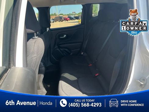 Used 2023 Jeep Renegade Latitude AWD/4WD image 18