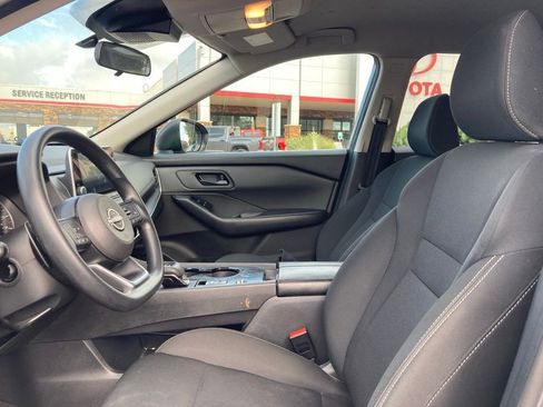 Used 2024 Nissan Rogue S FWD image 10