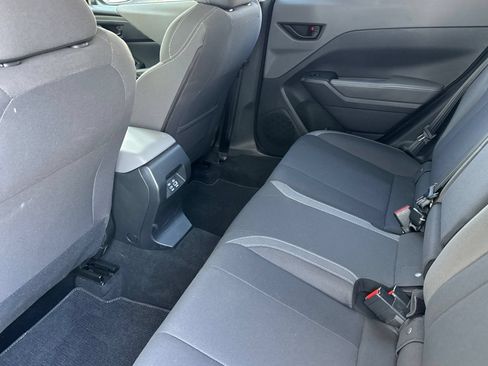Used 2025 Subaru Crosstrek 2.5i Premium AWD/4WD image 12
