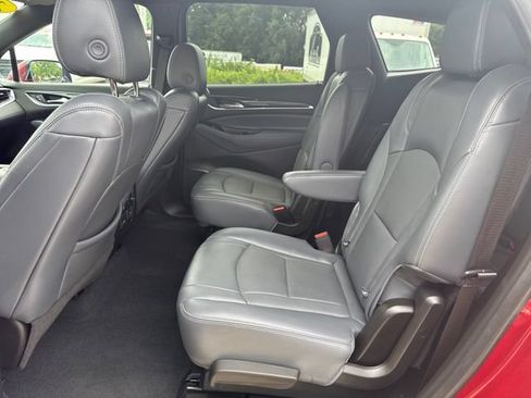 Used 2024 Buick Enclave Premium AWD/4WD image 10