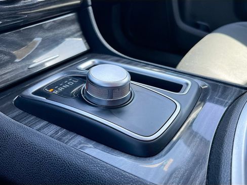 Used 2019 Chrysler 300 Touring w/ Sport Appearance Package RWD image 16