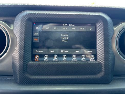 Used 2022 Jeep Gladiator Sport AWD/4WD image 23