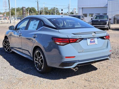 New 2025 Nissan Sentra SR image 2